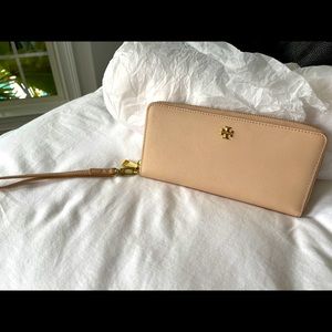 Tory Burch York Zip Passport Continental Wallet